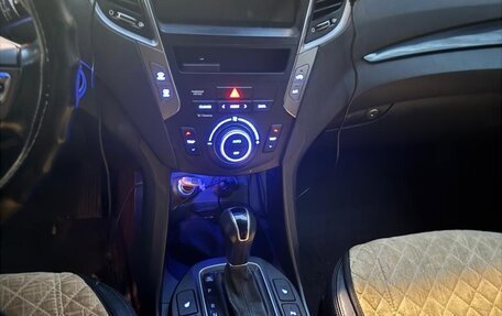 Hyundai Santa Fe III рестайлинг, 2012 год, 1 900 000 рублей, 9 фотография