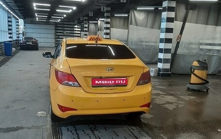 Hyundai Solaris II рестайлинг, 2015 год, 750 000 рублей, 1 фотография