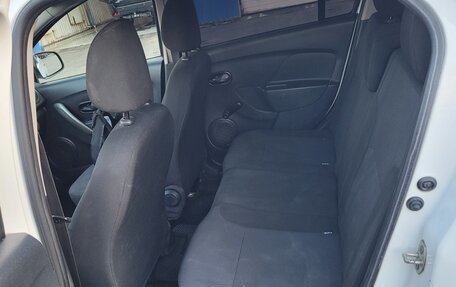 Renault Logan II, 2019 год, 615 000 рублей, 13 фотография