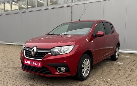 Renault Sandero II рестайлинг, 2018 год, 950 000 рублей, 1 фотография