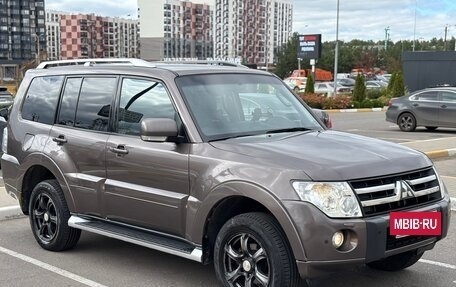 Mitsubishi Pajero IV, 2011 год, 1 700 000 рублей, 2 фотография