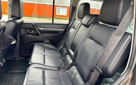 Mitsubishi Pajero IV, 2011 год, 1 700 000 рублей, 33 фотография