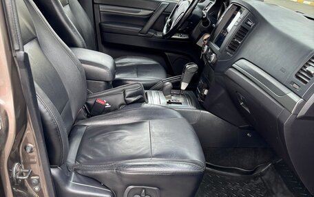 Mitsubishi Pajero IV, 2011 год, 1 700 000 рублей, 26 фотография