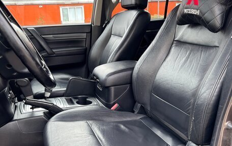 Mitsubishi Pajero IV, 2011 год, 1 700 000 рублей, 34 фотография