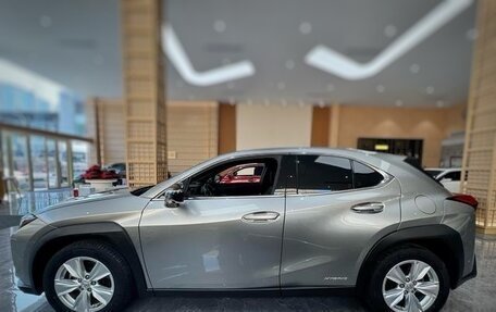 Lexus UX I, 2021 год, 2 425 000 рублей, 4 фотография