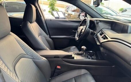 Lexus UX I, 2021 год, 2 425 000 рублей, 11 фотография