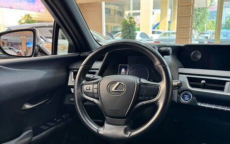 Lexus UX I, 2021 год, 2 425 000 рублей, 10 фотография