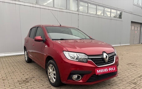 Renault Sandero II рестайлинг, 2018 год, 950 000 рублей, 3 фотография