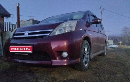Toyota ISis I, 2009 год, 1 400 000 рублей, 1 фотография