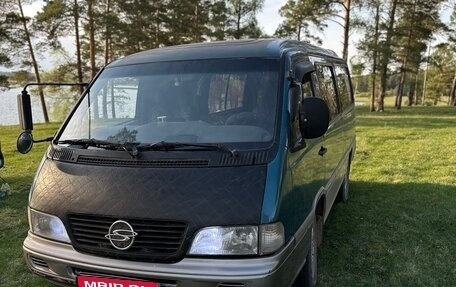 SsangYong Istana, 1996 год, 750 000 рублей, 1 фотография