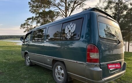 SsangYong Istana, 1996 год, 750 000 рублей, 6 фотография