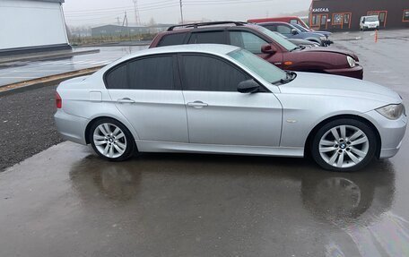 BMW 3 серия, 2005 год, 1 100 000 рублей, 3 фотография