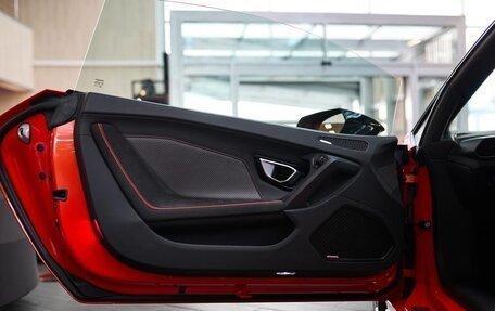 Lamborghini Huracán, 2019 год, 17 500 000 рублей, 11 фотография