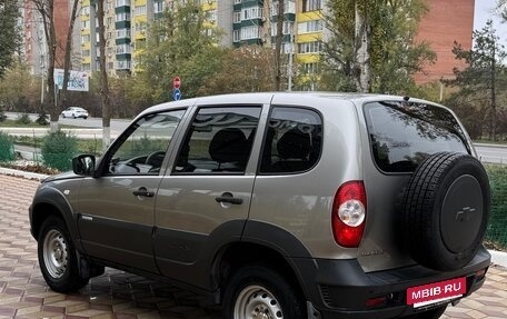 Chevrolet Niva I рестайлинг, 2011 год, 465 000 рублей, 4 фотография