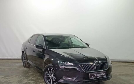 Skoda Superb III рестайлинг, 2018 год, 2 200 000 рублей, 2 фотография