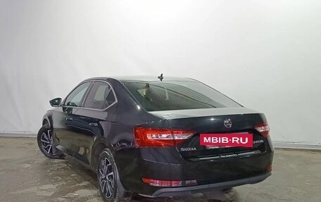 Skoda Superb III рестайлинг, 2018 год, 2 200 000 рублей, 3 фотография