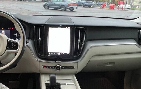 Volvo XC60 II, 2022 год, 4 000 000 рублей, 18 фотография