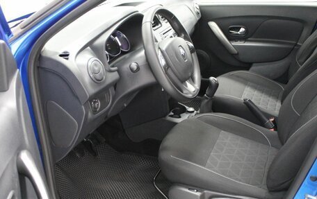 Renault Sandero II рестайлинг, 2016 год, 900 000 рублей, 21 фотография