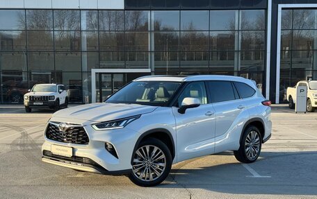 Toyota Highlander, 2025 год, 6 997 000 рублей, 2 фотография