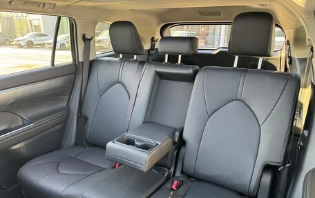Toyota Highlander, 2025 год, 6 997 000 рублей, 24 фотография