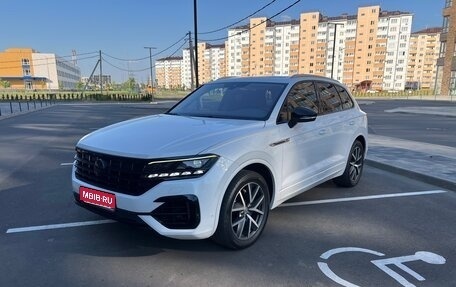 Volkswagen Touareg III, 2018 год, 3 750 000 рублей, 1 фотография