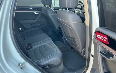 Volkswagen Touareg III, 2018 год, 3 750 000 рублей, 12 фотография