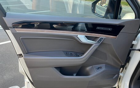 Volkswagen Touareg III, 2018 год, 3 750 000 рублей, 18 фотография