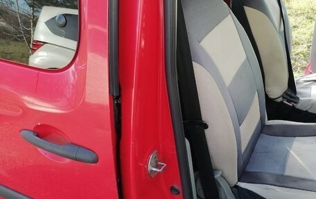 Renault Kangoo II рестайлинг, 2011 год, 850 000 рублей, 10 фотография