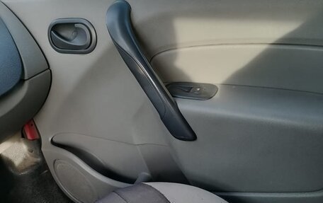 Renault Kangoo II рестайлинг, 2011 год, 850 000 рублей, 35 фотография