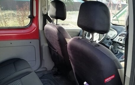 Renault Kangoo II рестайлинг, 2011 год, 850 000 рублей, 30 фотография