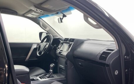 Toyota Land Cruiser Prado 150 рестайлинг 2, 2018 год, 4 398 000 рублей, 12 фотография
