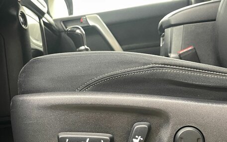 Toyota Land Cruiser Prado 150 рестайлинг 2, 2018 год, 4 398 000 рублей, 14 фотография