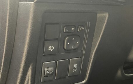 Toyota Land Cruiser Prado 150 рестайлинг 2, 2018 год, 4 398 000 рублей, 20 фотография