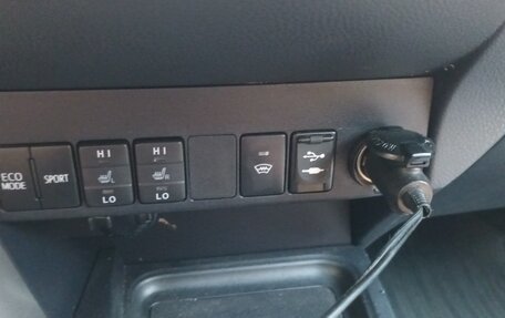 Toyota RAV4, 2018 год, 2 300 000 рублей, 8 фотография