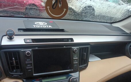 Toyota RAV4, 2018 год, 2 300 000 рублей, 5 фотография