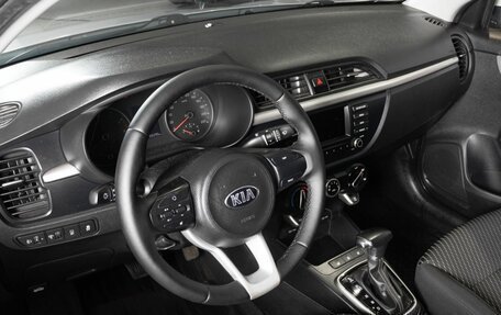 KIA Rio IV, 2018 год, 1 400 000 рублей, 3 фотография