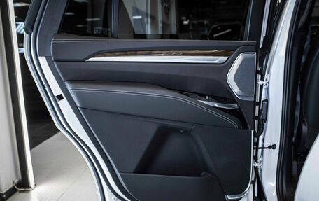 Cadillac Escalade V, 2025 год, 21 840 000 рублей, 15 фотография