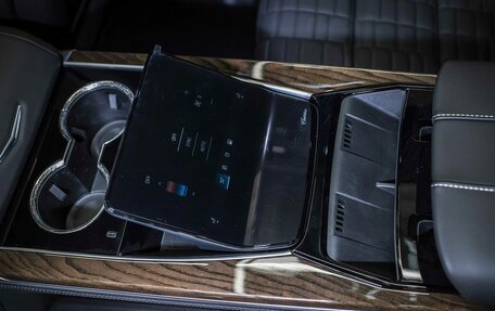 Cadillac Escalade V, 2025 год, 21 840 000 рублей, 18 фотография