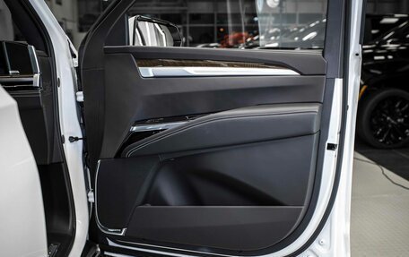 Cadillac Escalade V, 2025 год, 21 840 000 рублей, 23 фотография