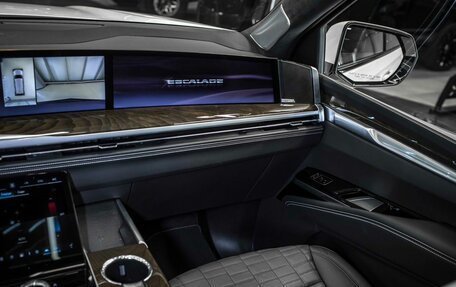 Cadillac Escalade V, 2025 год, 21 840 000 рублей, 31 фотография