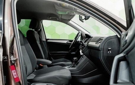 Volkswagen Tiguan II, 2019 год, 2 400 000 рублей, 11 фотография