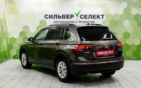 Volkswagen Tiguan II, 2019 год, 2 400 000 рублей, 6 фотография