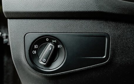 Volkswagen Tiguan II, 2019 год, 2 400 000 рублей, 21 фотография