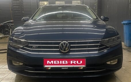 Volkswagen Passat B8 рестайлинг, 2019 год, 2 700 000 рублей, 2 фотография