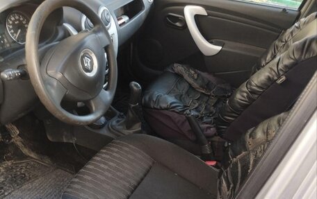 Renault Logan I, 2013 год, 260 000 рублей, 5 фотография