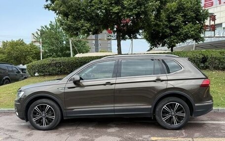 Volkswagen Tiguan II, 2021 год, 2 350 000 рублей, 5 фотография