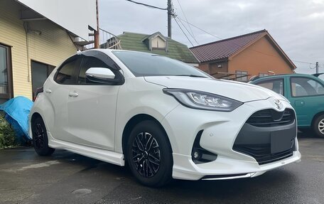 Toyota Yaris, 2022 год, 1 150 000 рублей, 4 фотография