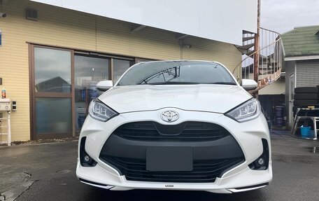 Toyota Yaris, 2022 год, 1 150 000 рублей, 3 фотография