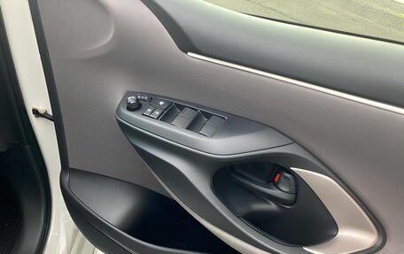 Toyota Yaris, 2022 год, 1 150 000 рублей, 14 фотография