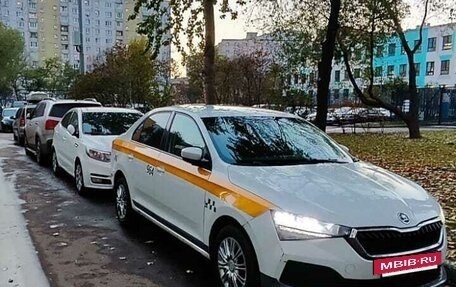 Skoda Rapid II, 2021 год, 900 000 рублей, 13 фотография